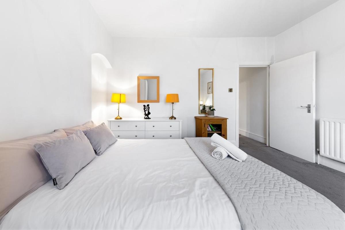 Apartament Lovely Split Level 2 Bedroom Flat In Nw Londra