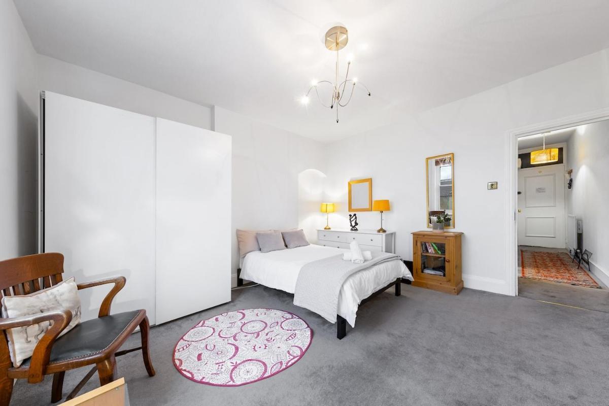 Lovely Split Level 2 Bedroom Flat In Nw * Londra